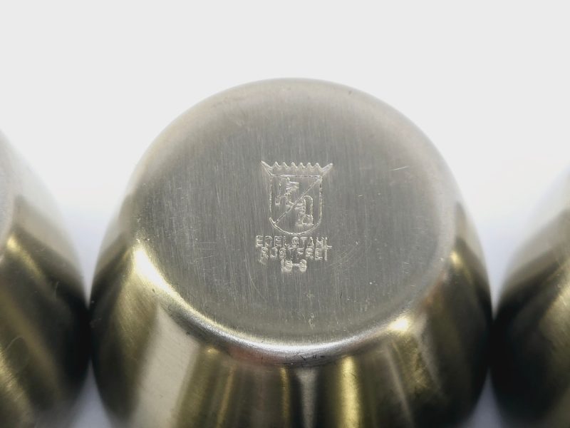 Elegant set av 5 rostfria äggkoppar – tidlös design!