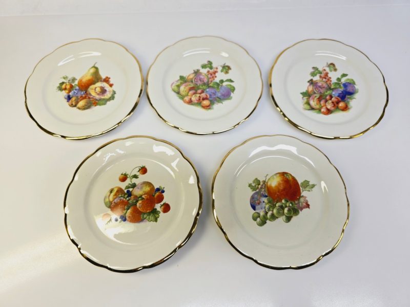 Charmiga desserttallrikar med fruktmotiv – Vintage