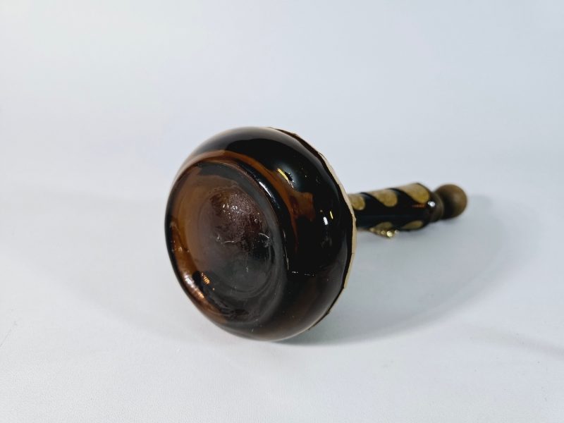 Karaff, Spanien, läderbeklädd, 1970-tal, bärnstensfärgat glas