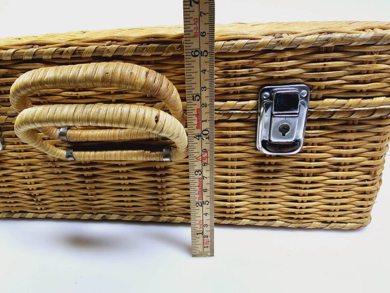 Charmig Vintage Korgväska med Rutig Inredning - 30x40x16 cm