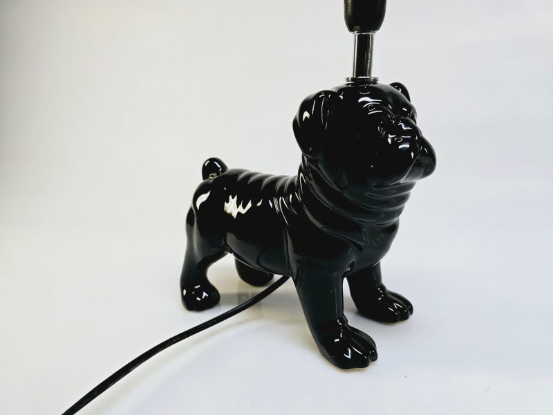 Unik svart bulldog-lampa – modern design för en lekfull inredning