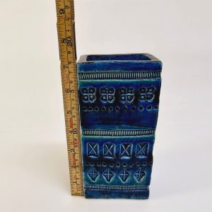 Färgstark Italiensk vas med geometriskt mönster – 18 cm hög