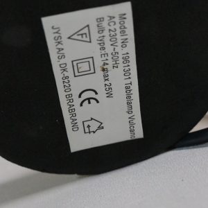 Bordslampa med lampskärm