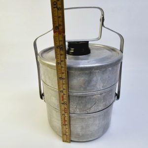 Rustik och charmig trippelmatslåda i aluminium – en vintagepärla