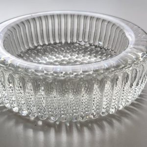 Glasskål / askfat troligen kristall H=4,5cm D=14cm