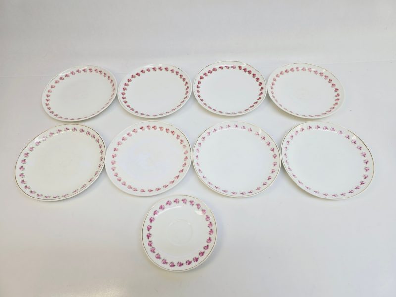 9st Charmiga Gustavsbergs assietter i benporslin - tidlöst elegant design!