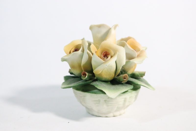 Capodimonte blomsterarrangemang – handgjord italiensk elegans