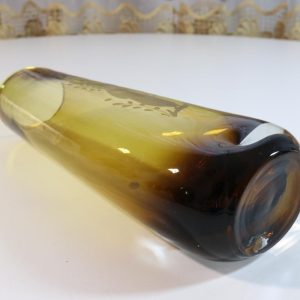 VAS, i färgat glas med etsad dekor -  25,5cm hög