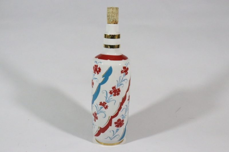 Porslinskaraff "Carnation", designad av A. N. Semenova, LFZ, 1970-80