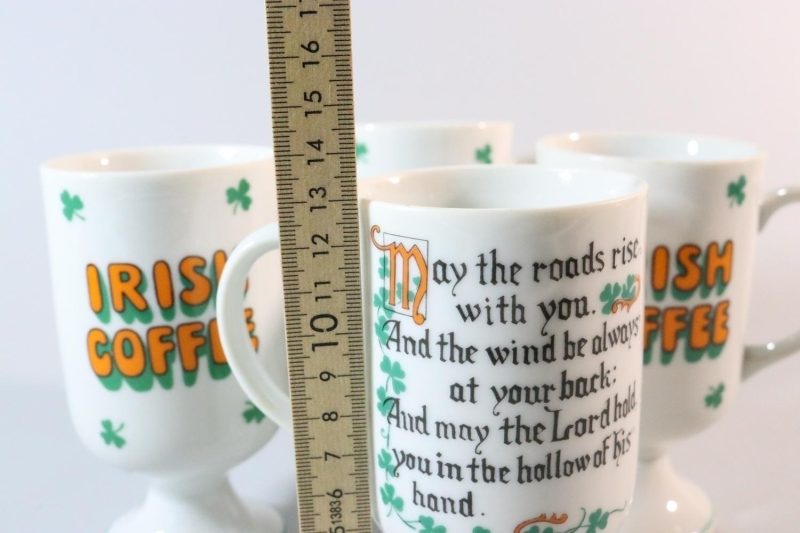 Kaffekoppar på fot, Irish cofee, Porslin
