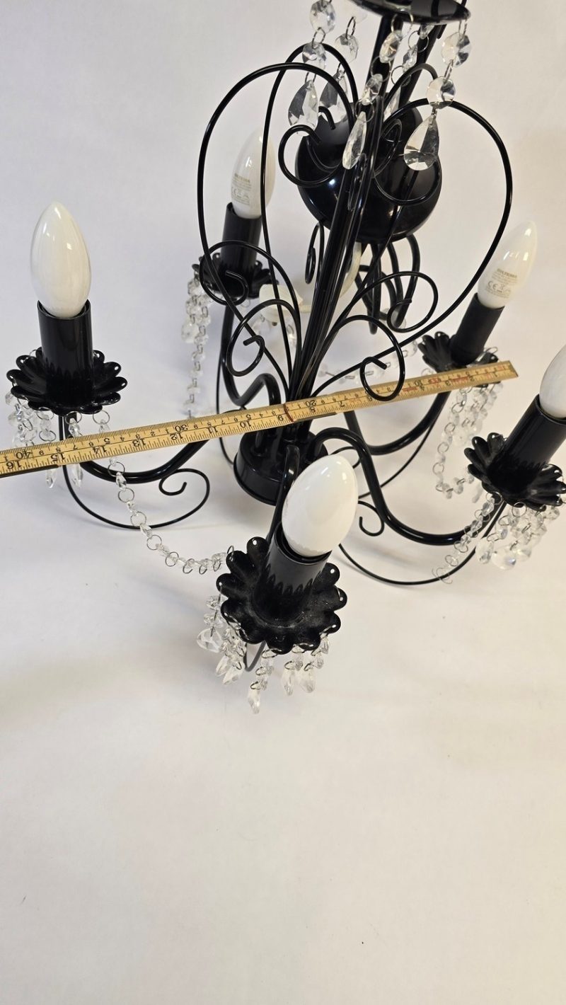 Elegant Taklampa med Glasprismor – Klassisk Charm och Tidlös Design
