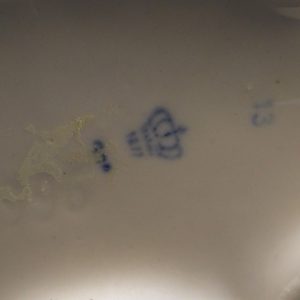 Titel: Romantisk bordslampa med porslinsfigurer – Klassisk och charmfull