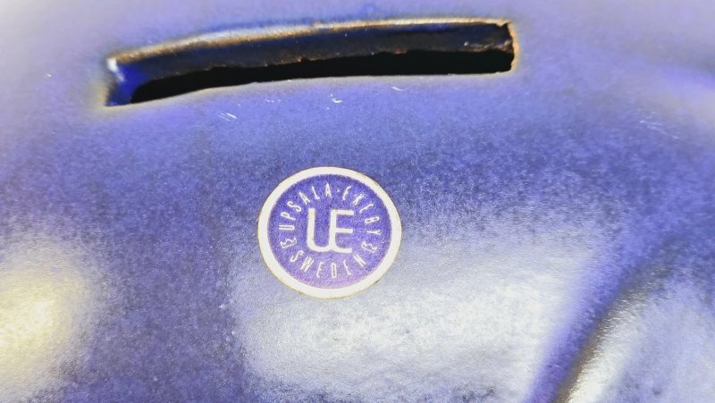 Spargris från Upsala-Ekeby i djupblå nyans – Tidlös svensk design