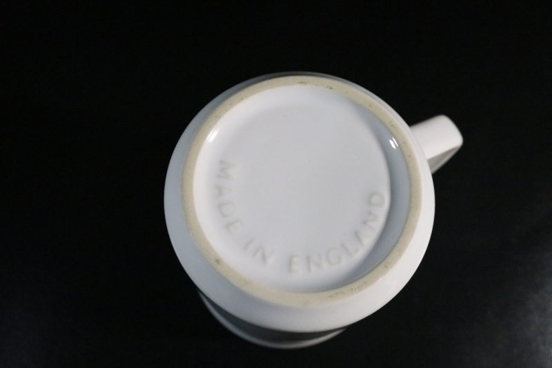 Elegant Vit Mugg – Tillverkad i England