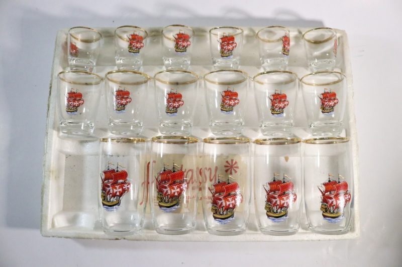 Glasservis med segelbåtsdesign - 14 delar - Mitten av 1900-talet