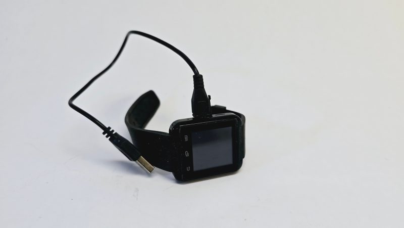 Blaupunkt Smartklocka – Stilren design med laddkabel, Ref. BLP5160