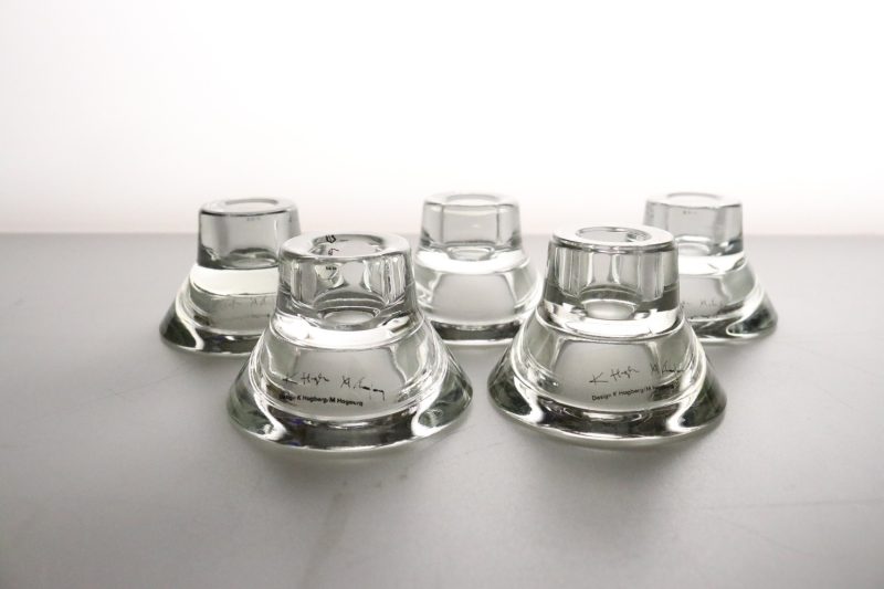 Set med eleganta glasljusstakar – designade av K. Hagberg och M. Hagberg