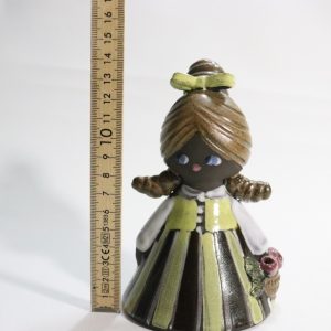 Handgjord Figur – Flicka i Klänning, 14 cm