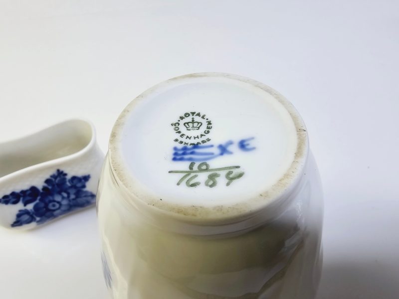 Royal Copenhagen set – Handmålad burk och miniatyrkruka, klassisk blåvit design