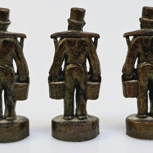 Tre Små Figurer i Brons – "Mors" – Historisk Samlingsdetalj