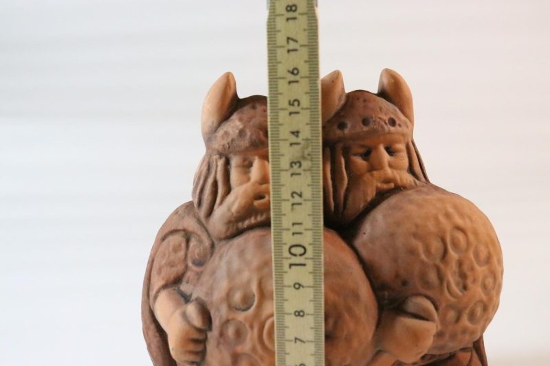 Vikingar av Ester Wallin. 16cm, 0151 UE