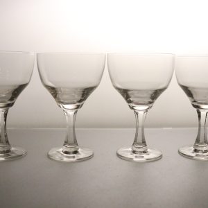4st glas, små mikronagg förekommer