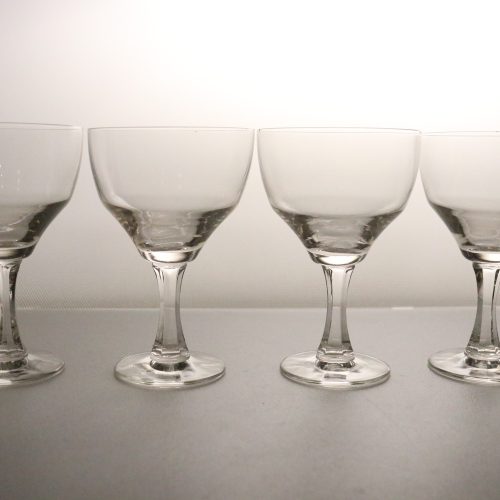 4st glas, små mikronagg förekommer
