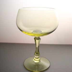 Stilrent Dryckesglas – Förfinad Njutning av Din Favoritdryck