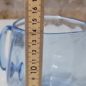 Ljusblå kanna i glas, Funkis?
