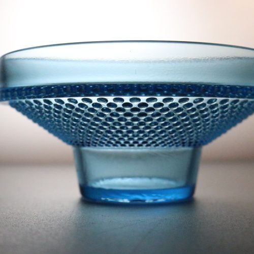 Vacker Blå Glasskål med Struktur – 15 cm i Diameter