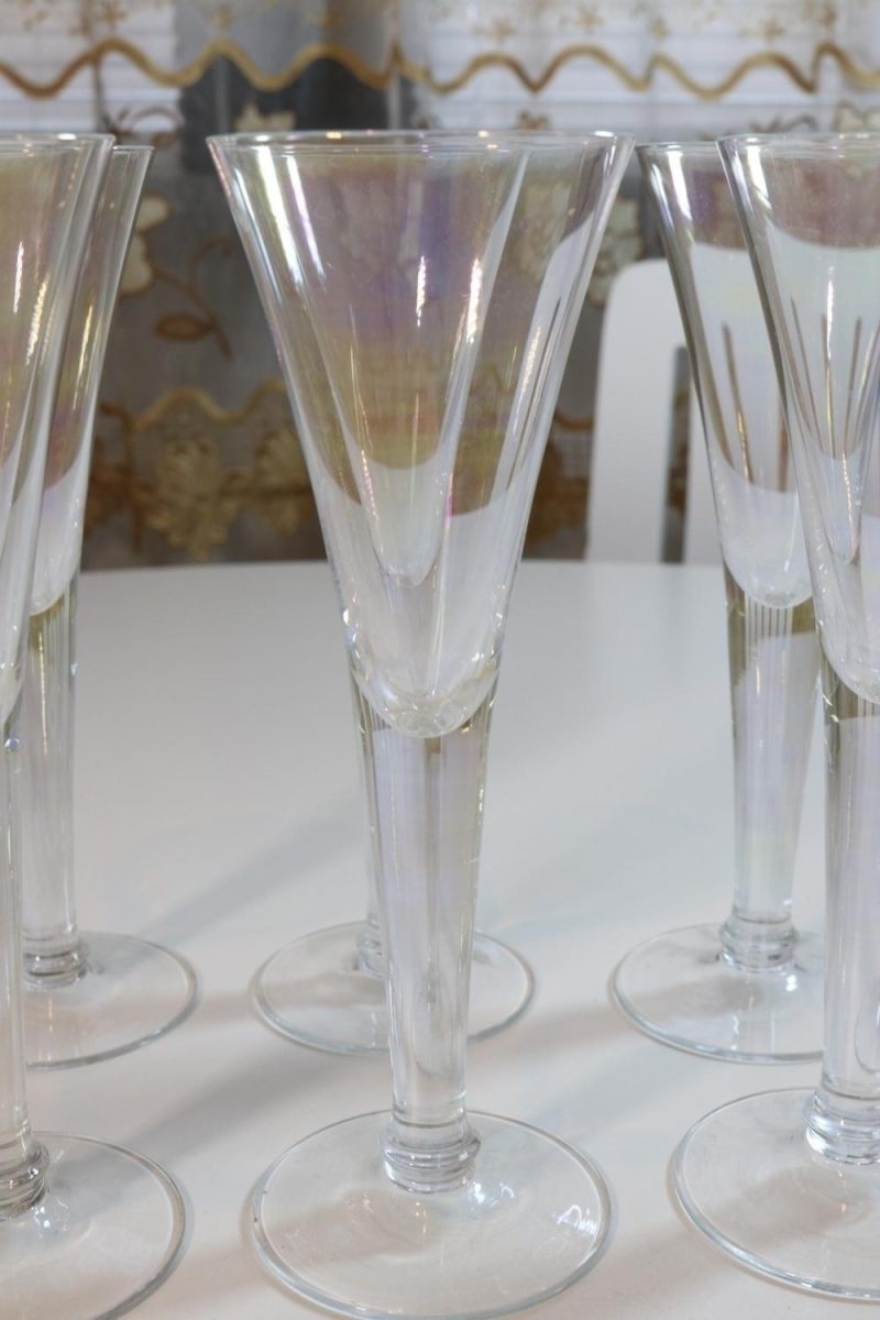 6st glas i vacker klassisk design, iriserande glas