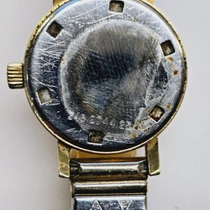 Eterna vintage damklocka i klassisk design