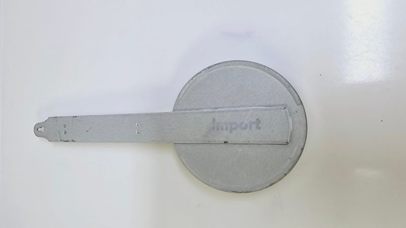 Vintage Polymeter i metall – Funktionell och dekorativ