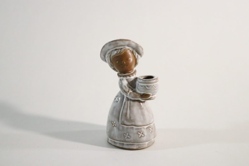 Keramikfigur – Flicka med Kruka, 10 cm