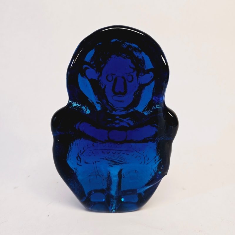 Blå Glastroll från Svenskt Glasbruk - Handgjord Skulptur i Imponerande Design