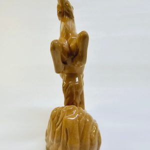 Imponerande Hästfigur i Keramik – Ståtlig och Elegant