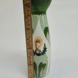 Handmålad Mjölkglasvas – 21 cm, Elegant och Unik