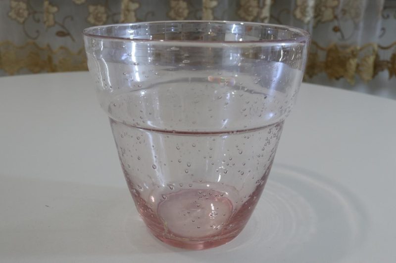 Krukor i glas med luftbubblor, Rosa, H= 14,5cm D= 14cm
