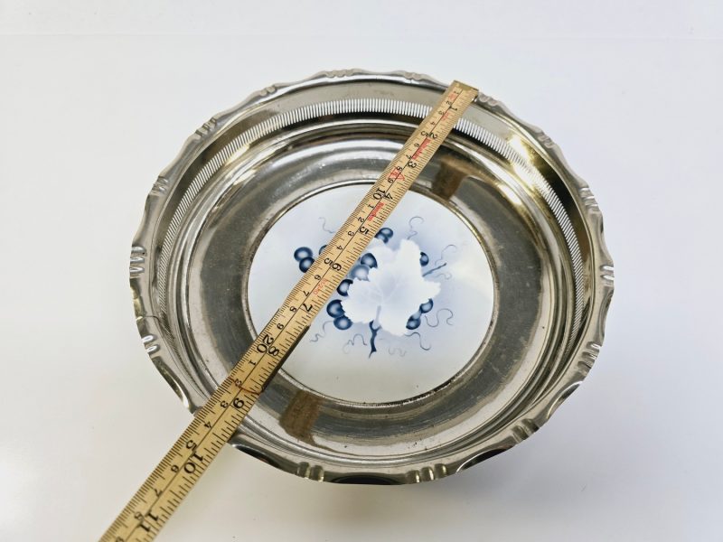 Elegant serveringsskål i silver och porslin, 24 cm