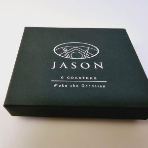 Fånga elegansen i din dukning med Jason "Fresh Fruit" glasunderlägg!