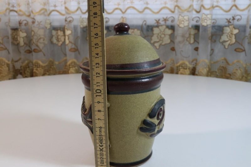 Lockburk, oidentifierad, troligen orientalisk