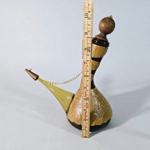 Karaff, Spanien, läderbeklädd, 1970-tal, bärnstensfärgat glas
