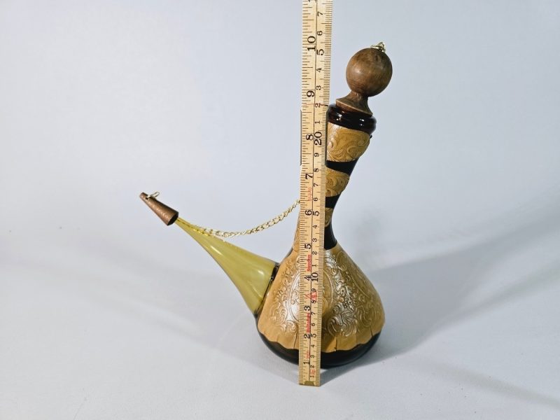 Karaff, Spanien, läderbeklädd, 1970-tal, bärnstensfärgat glas