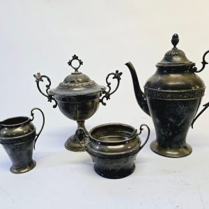 Elegant Set i Nysilver – Kaffekanna, Sockerskål, Gräddkanna & Skål med Lock