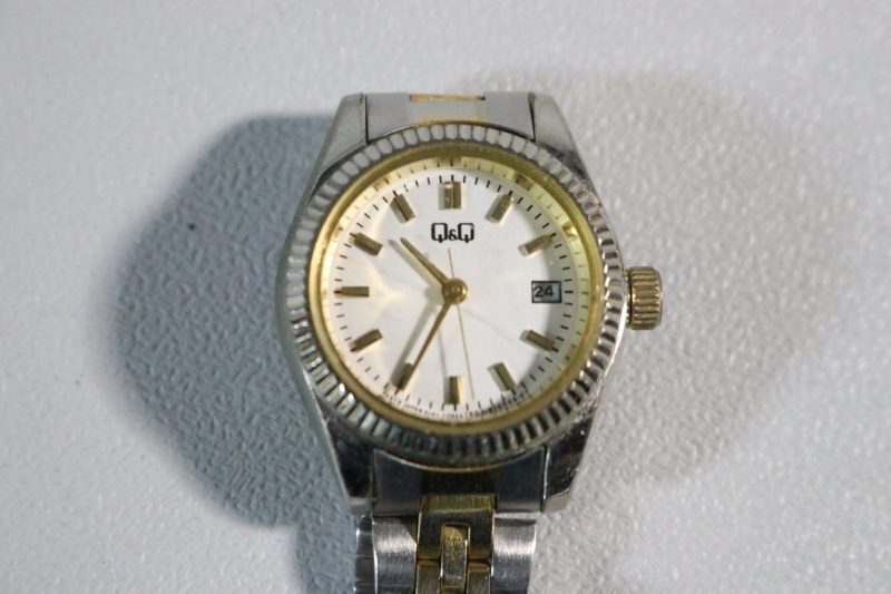 Q&Q Automatic Damur