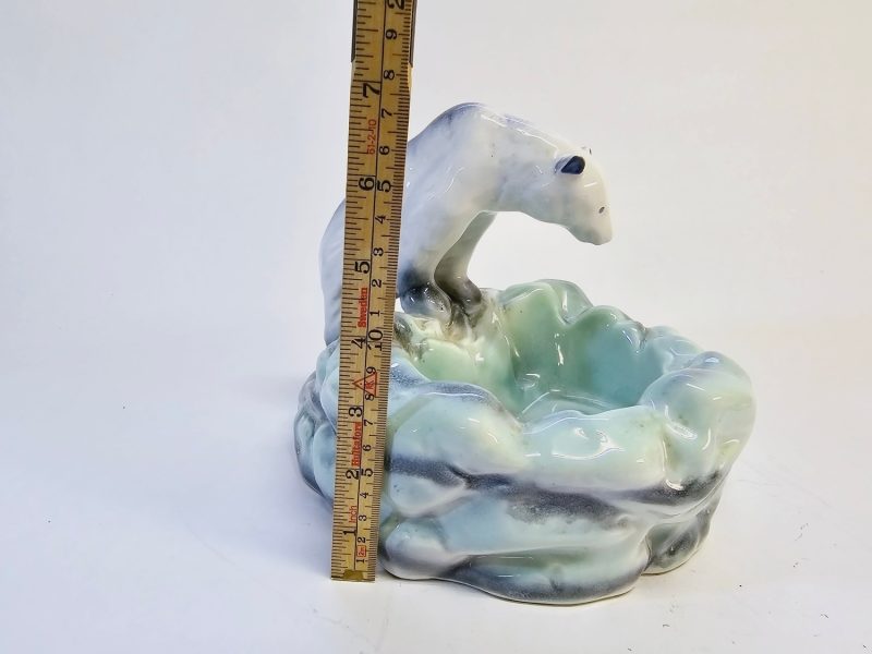 Art Deco-skål "Eisbär an der Tränke" av Ditmar Urbach, 1930-talet