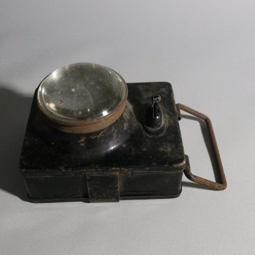 Vintage Ficklampa från Pertrix - En Historisk Samlarpärla