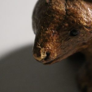 Handgjord Skulptur av Björn – Rustik och Detaljrik, 12 cm