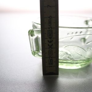 Vintage-Inspirerad Grön Glas Sockerskål - Perfekt för Eleganta Bordinställningar