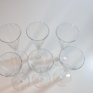 6st glas i vacker klassisk design, iriserande glas